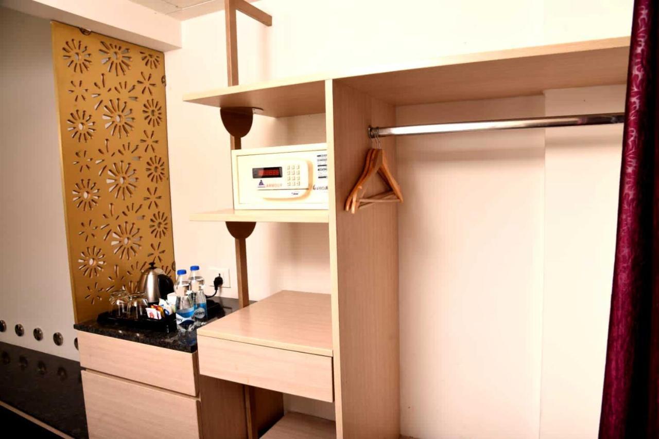 Hotel Sabareesh Park มทุราย ภายนอก รูปภาพ